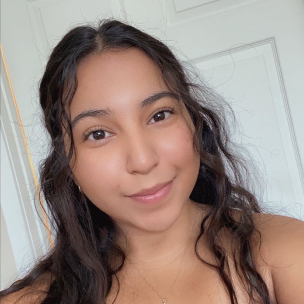 Meet your Posher, Yanaira